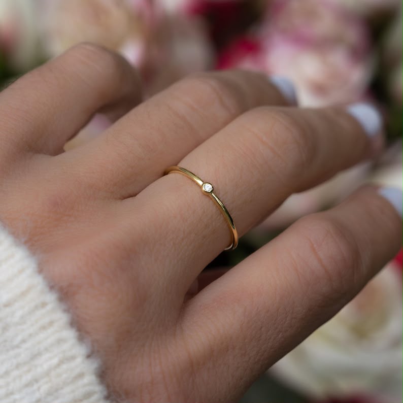 ANILLO ZIRCON PEQUENO TALLA 8