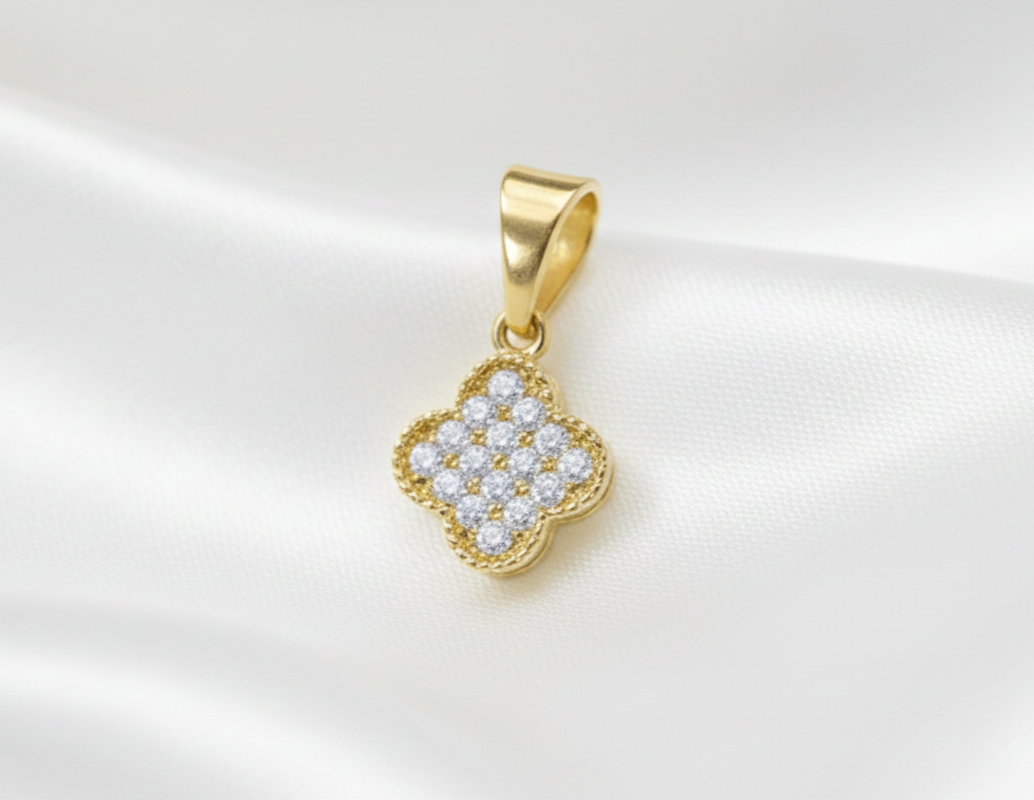 DIJE TRÉBOL CON CIRCONES 9MM