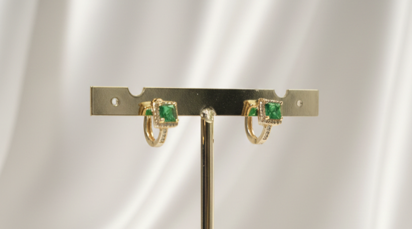 CANDONGA CON GEMA VERDE ESMERALDA Y REBORDE EN ZIRCONES JOYERIA D'ORÉ