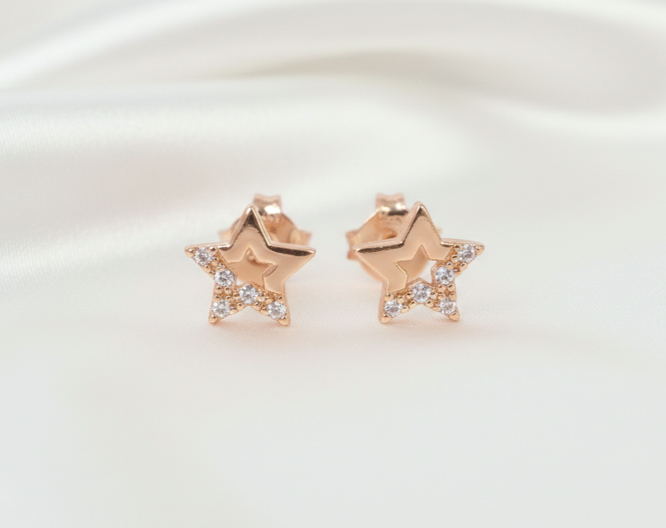 TOPO ESTRELLA CON 5 ZIRCONES BLANCOS