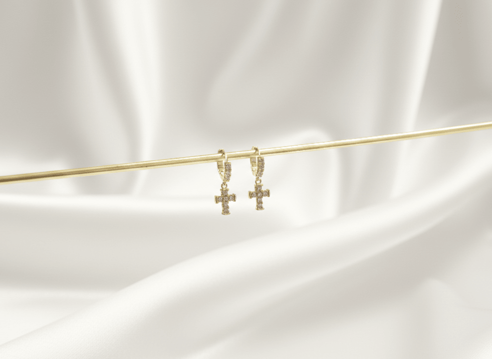 CANDONGA CON CRUZ COLGANTE-CANDONGAS-JOYERIA D'ORÉ-ORO LAMINADO 18K CALI