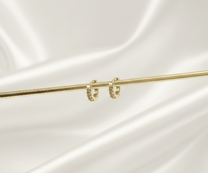 CANDONGA CON REBORDE EN ZIRCONES PEQUEÑA-CANDONGAS-JOYERIA D'ORÉ-ORO LAMINADO 18K CALI