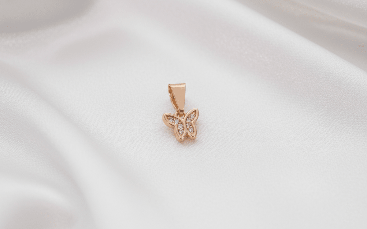 DIJE MARIPOSA 8 ZIRCONES-DIJES-JOYERIA D'ORÉ-ORO LAMINADO 18K CALI