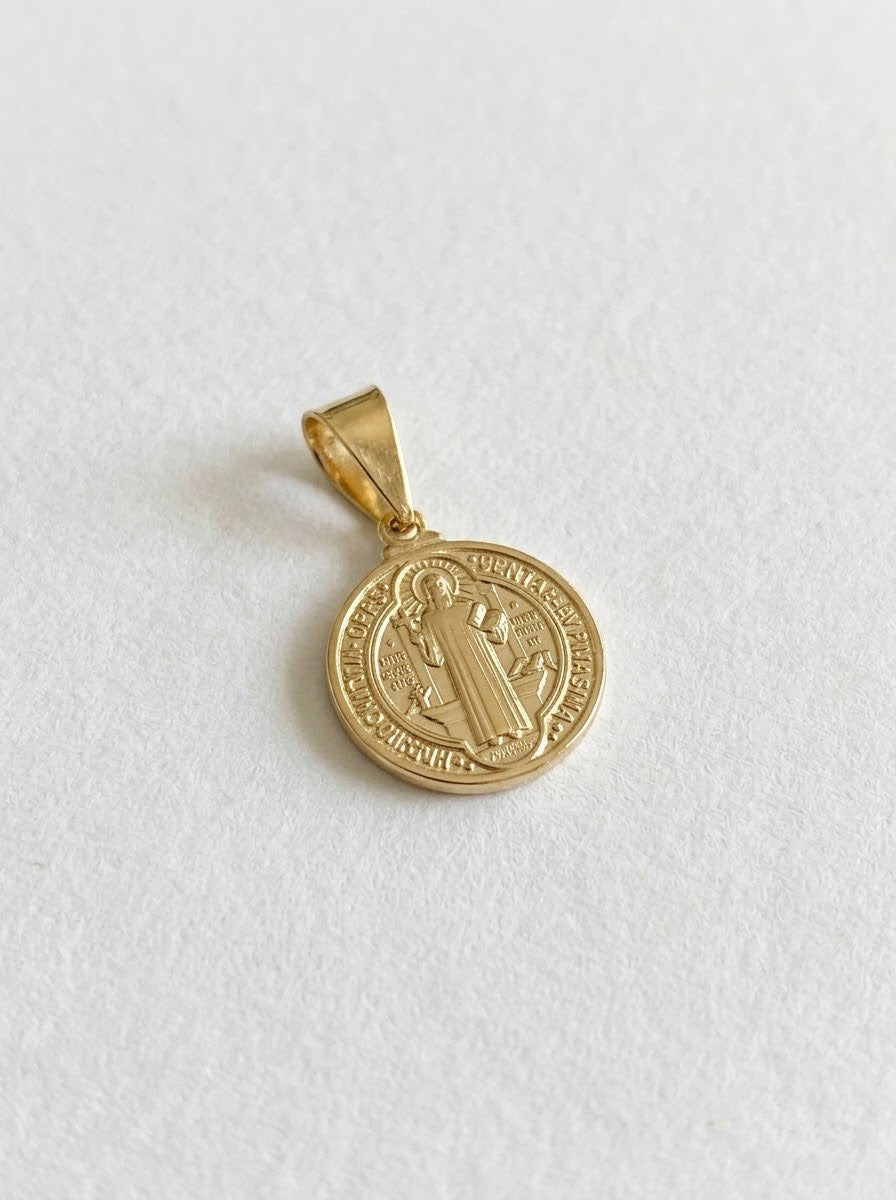 DIJE SAN BENITO PLACA 15MM oro laminado 18k cali