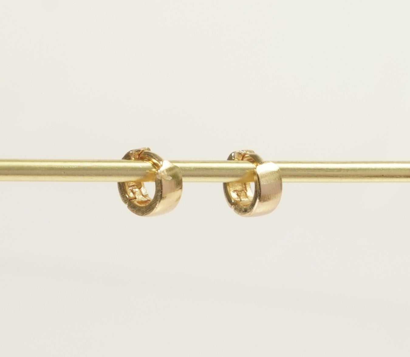 CANDONGA LISA PEQUEÑA ANCHA-CANDONGAS-JOYERIA D'ORÉ-ORO LAMINADO 18K CALI