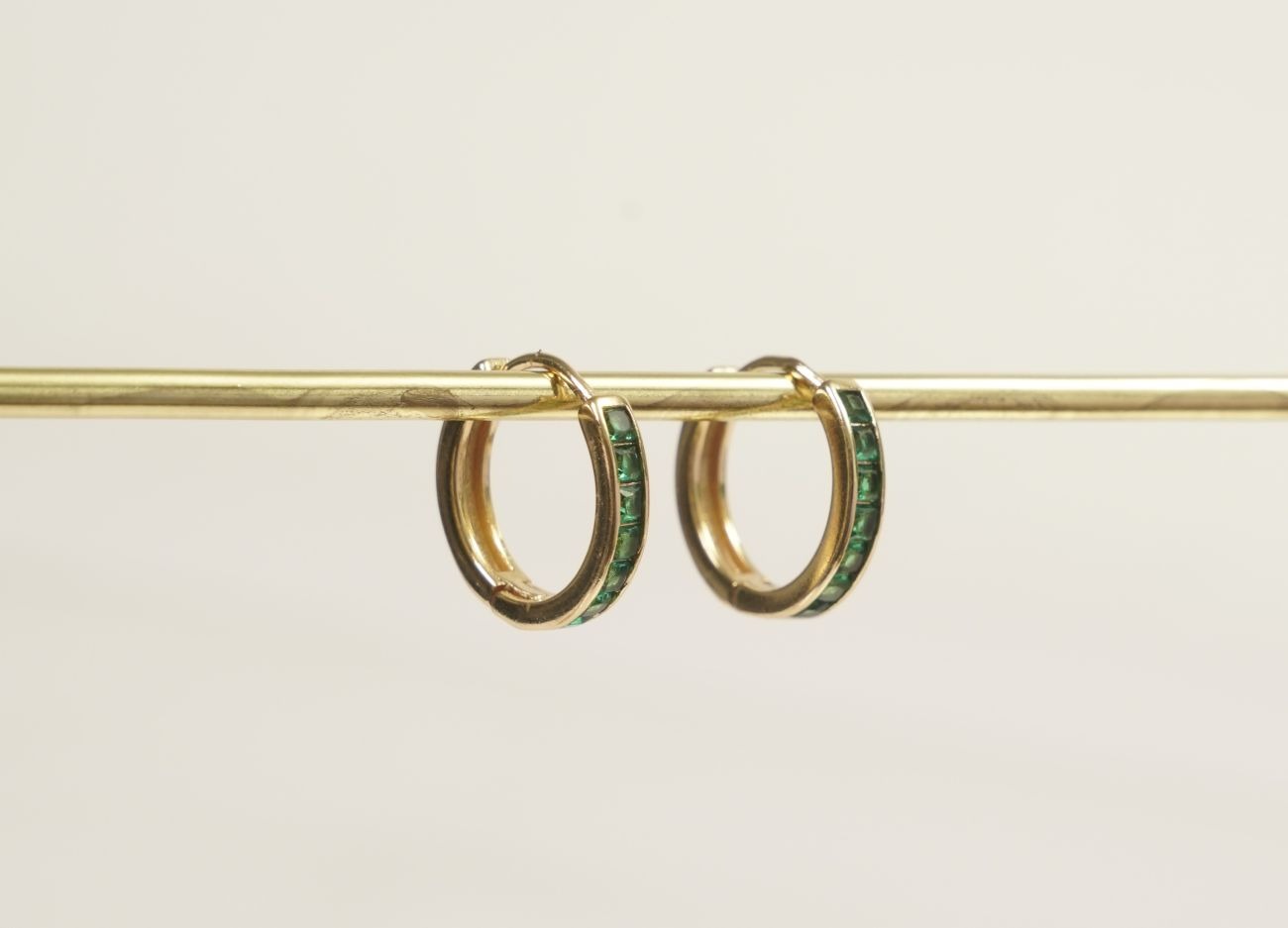 CANDONGA ZIRCONES VERDE ESMERALDA-CANDONGAS-JOYERIA D'ORÉ-ORO LAMINADO 18K CALI
