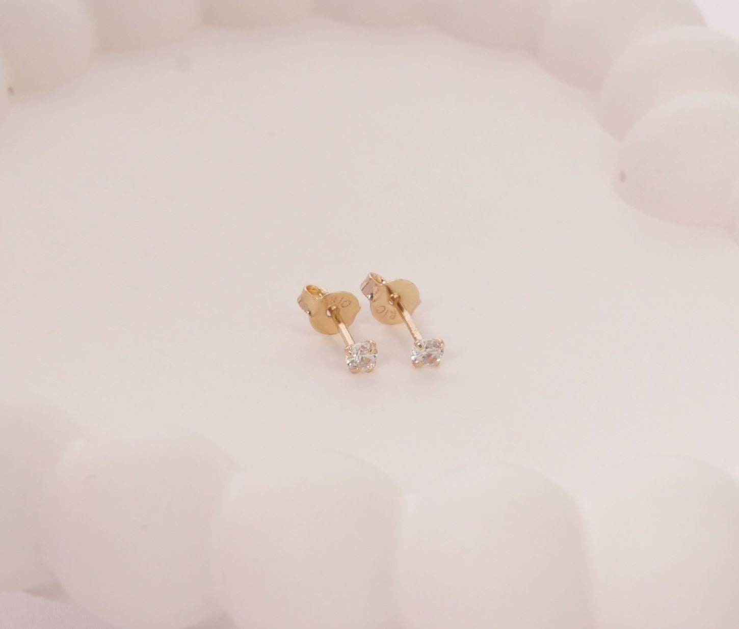 TOPO ZIRCON BLANCO 4 PUNTAS PEQUEÑO