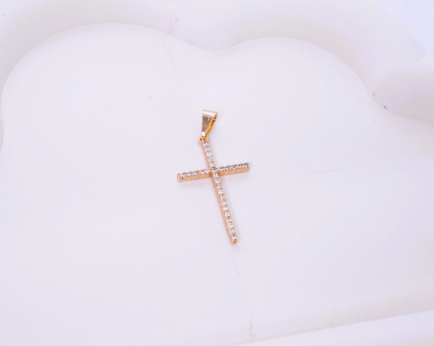 DIJE CRUZ MEDIANA EN ZIRCONES BLANCOS-DIJES-JOYERIA D'ORÉ-ORO LAMINADO 18K CALI