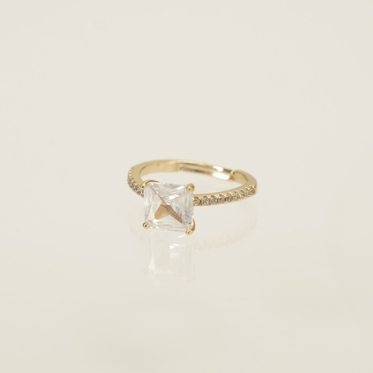 ANILLO ZIRCON CUADRADO