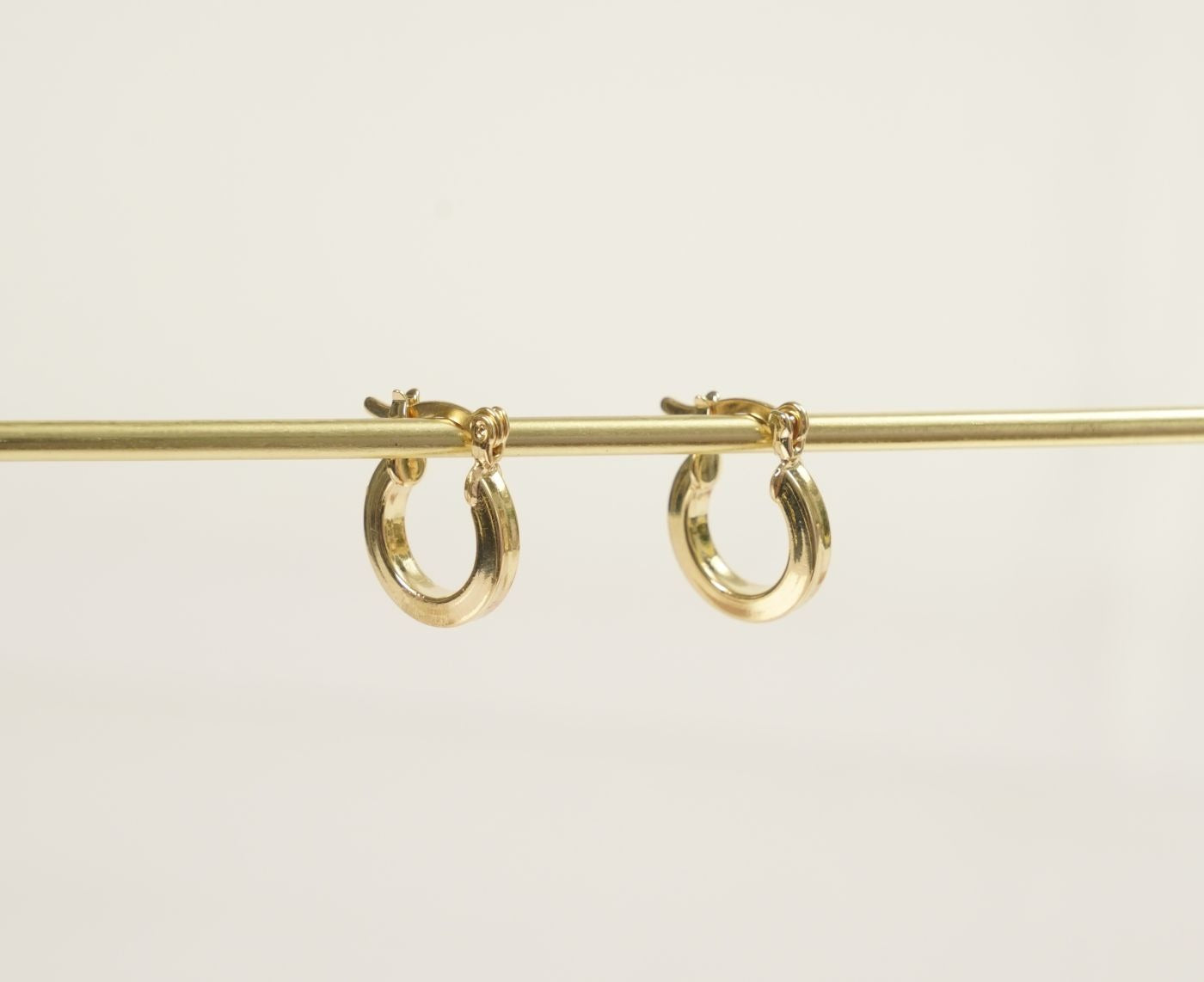CANDONGA LISA PEQUEÑA PLANA-CANDONGAS-JOYERIA D'ORÉ-ORO LAMINADO 18K CALI