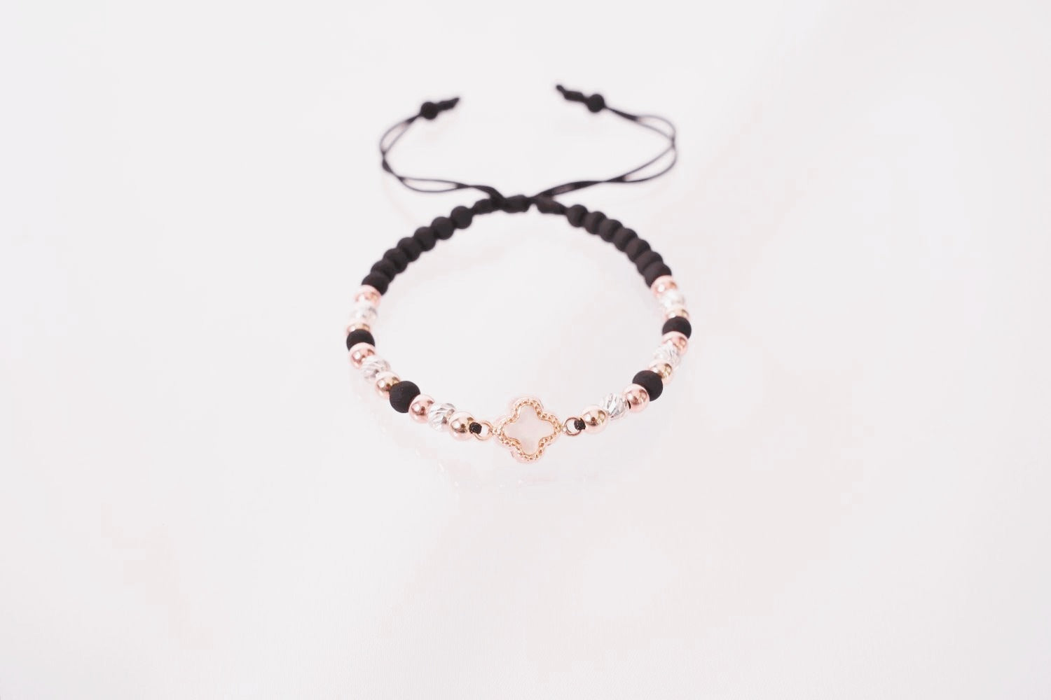 PULSERA HERRAJE DE TREBOL BLANCA