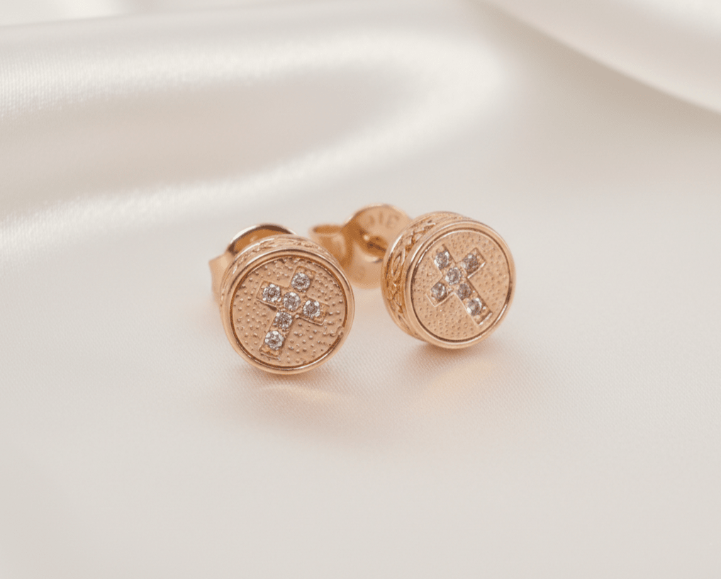TOPO CÍRCULO CON CRUZ INTERIOR 6 ZIRCONES-TOPOS-JOYERIA D'ORÉ-ORO LAMINADO 18K CALI